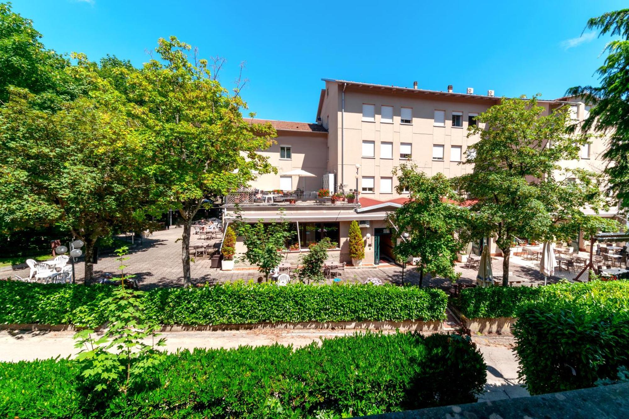 Hotel Falco D'Oro Tole Eksteriør billede