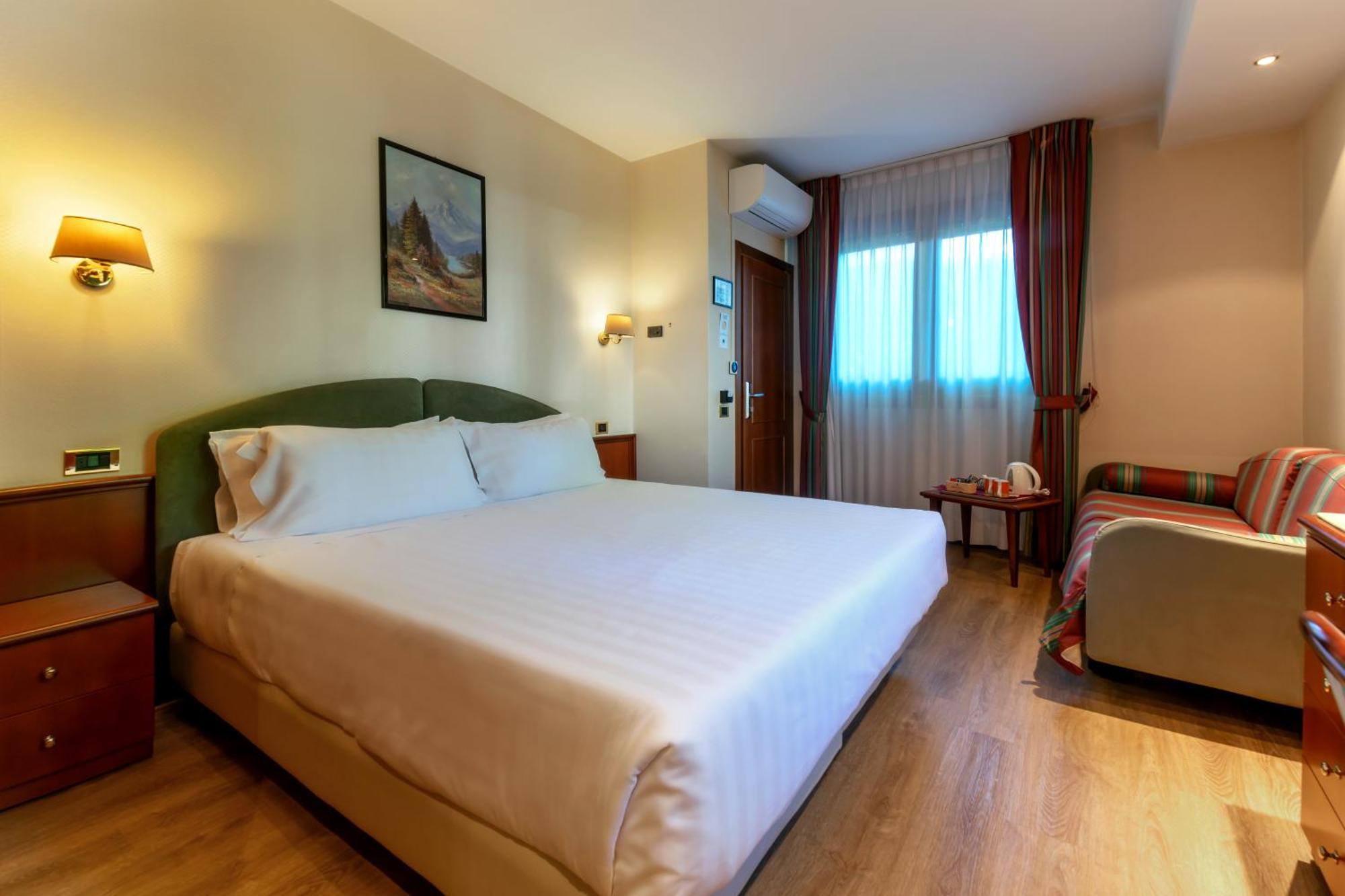Hotel Falco D'Oro Tole Eksteriør billede
