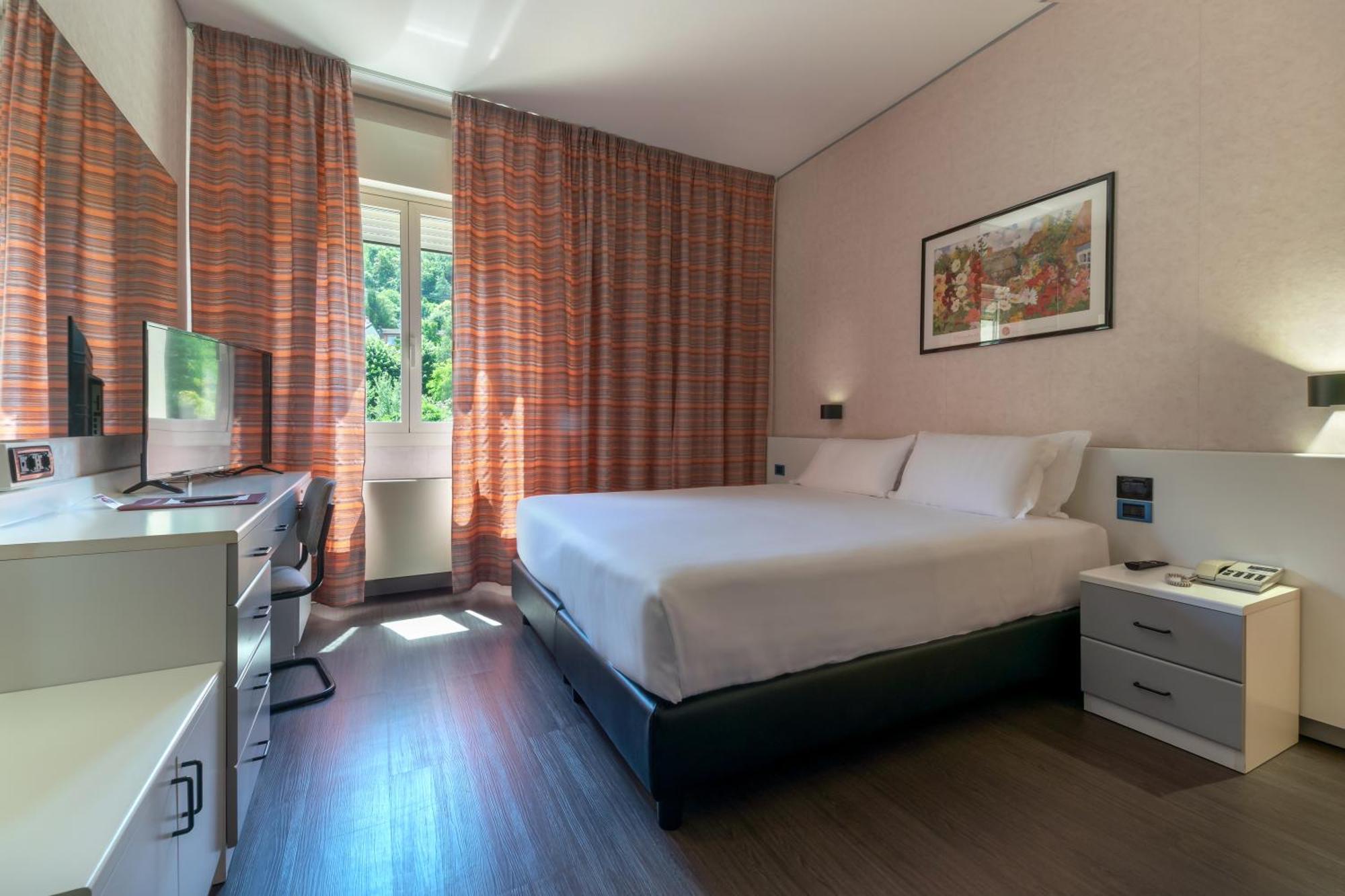 Hotel Falco D'Oro Tole Eksteriør billede