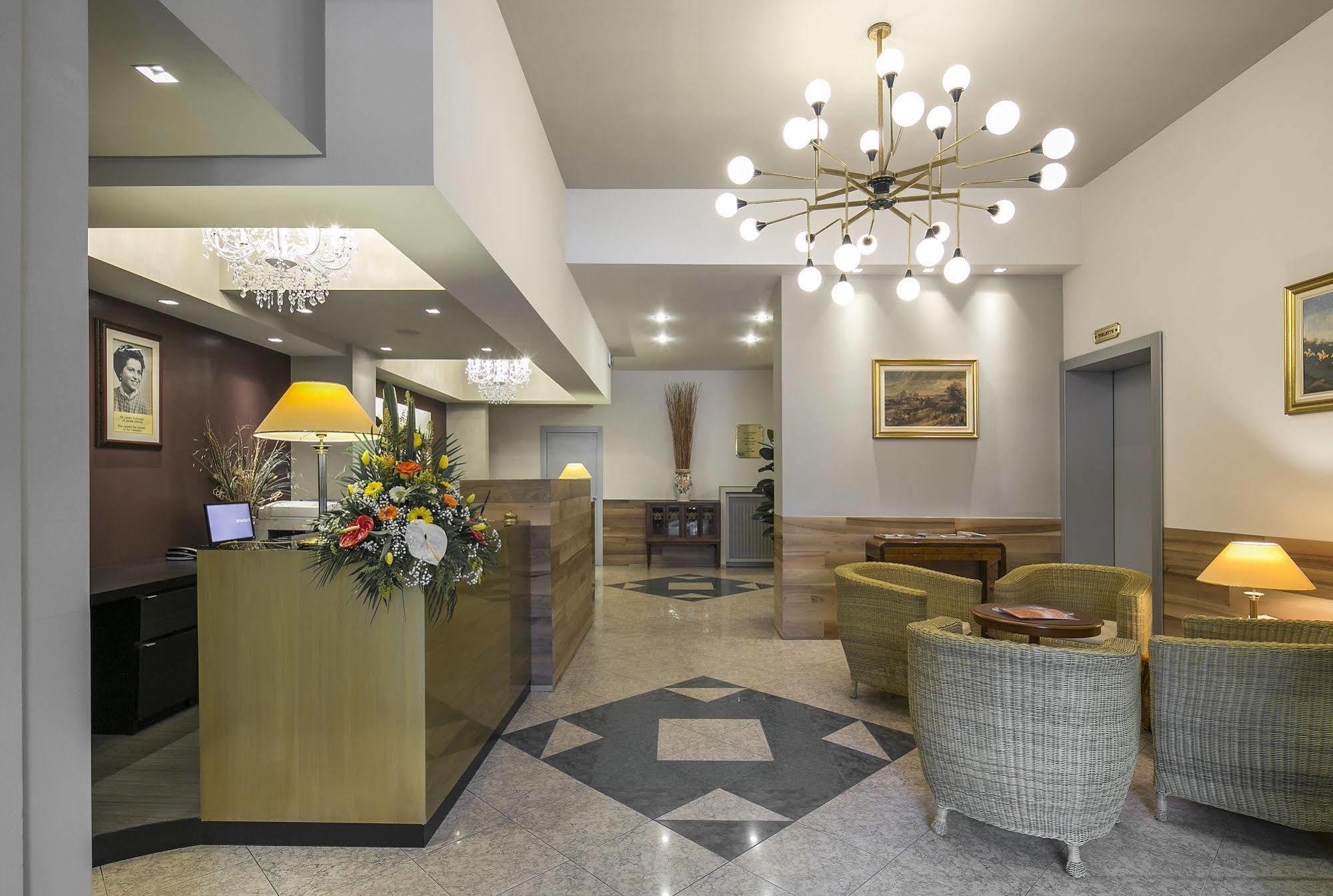 Hotel Falco D'Oro Tole Eksteriør billede